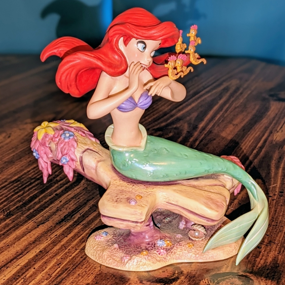 Walt Disney Ariel figurine Seahorse Surprise NEW WITH BOX Sebastian Carp